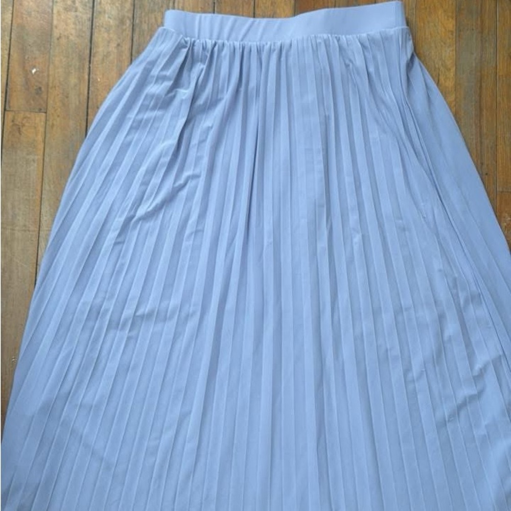 Elegant Lilac Pleated Skirt